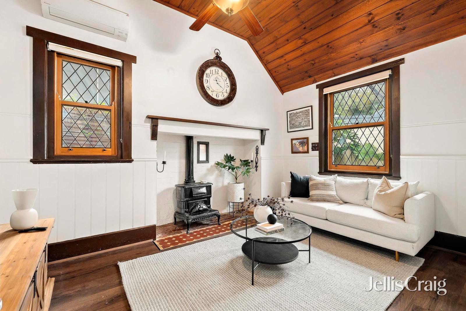 70 Marine Parade, Elwood image 7