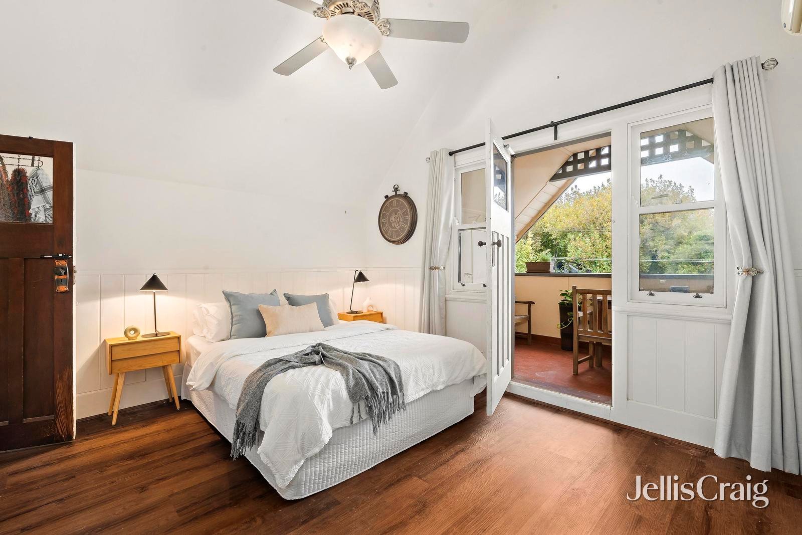 70 Marine Parade, Elwood image 13