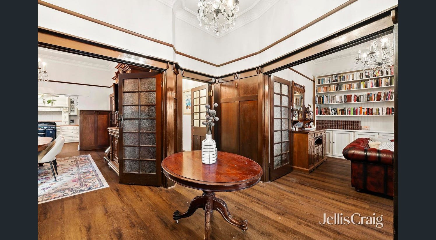 70 Marine Parade, Elwood image 6