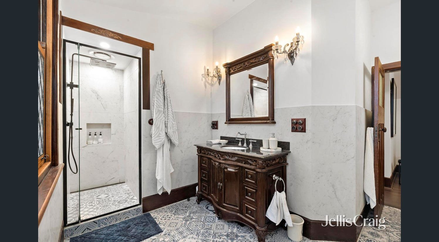 70 Marine Parade, Elwood image 12