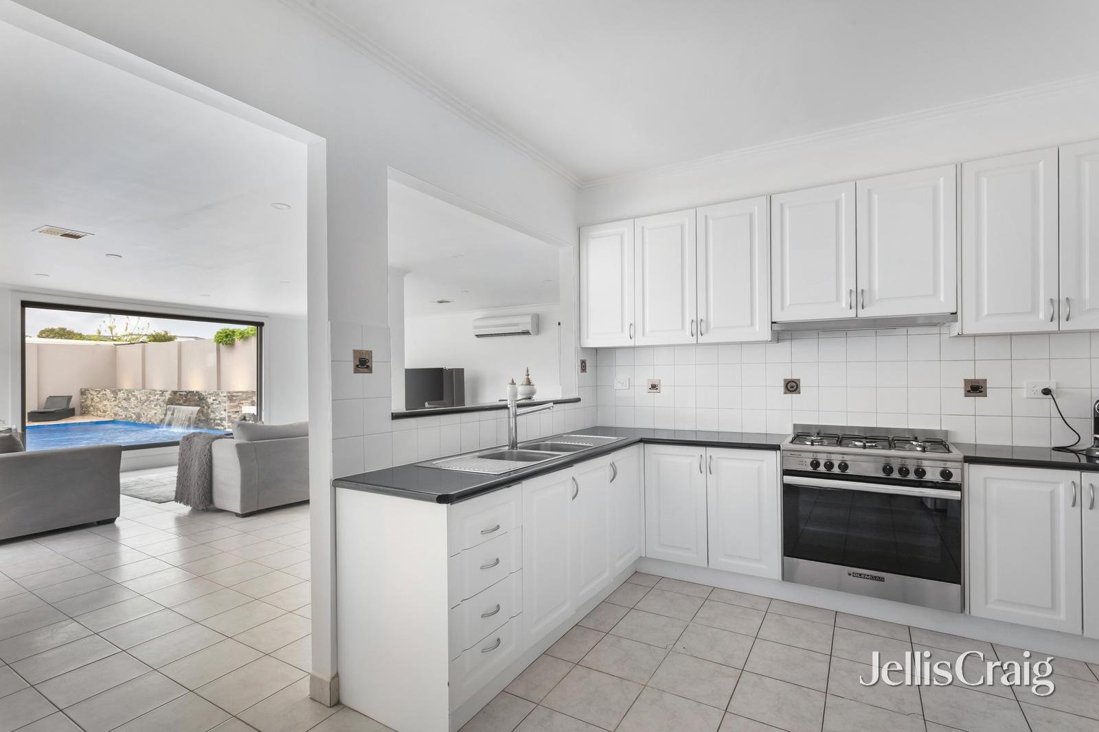 70 Marlborough Street, Bentleigh East image 5
