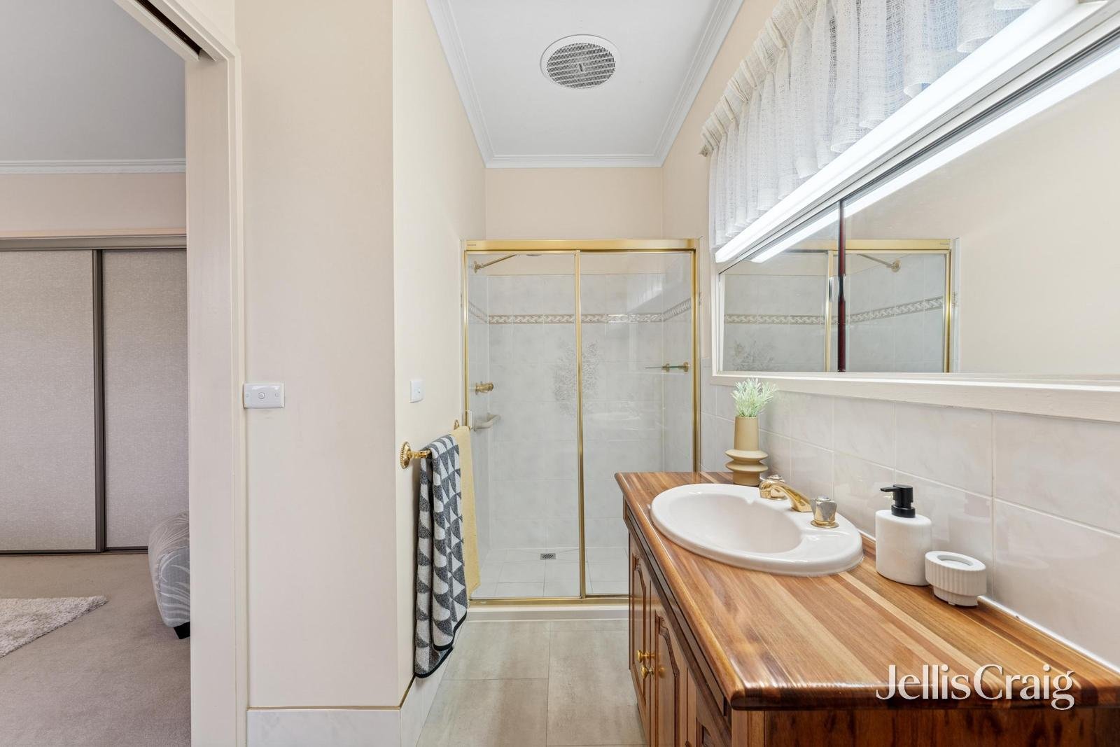 70 Melview Drive, Ringwood North image 12