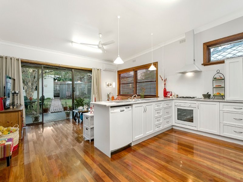 70 Middlesex Road, Surrey Hills image 4