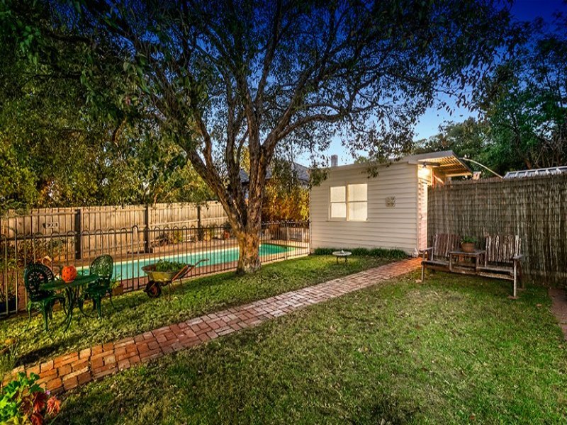70 Middlesex Road, Surrey Hills image 8