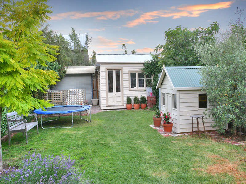 70 Mitford Street, Elwood image 2