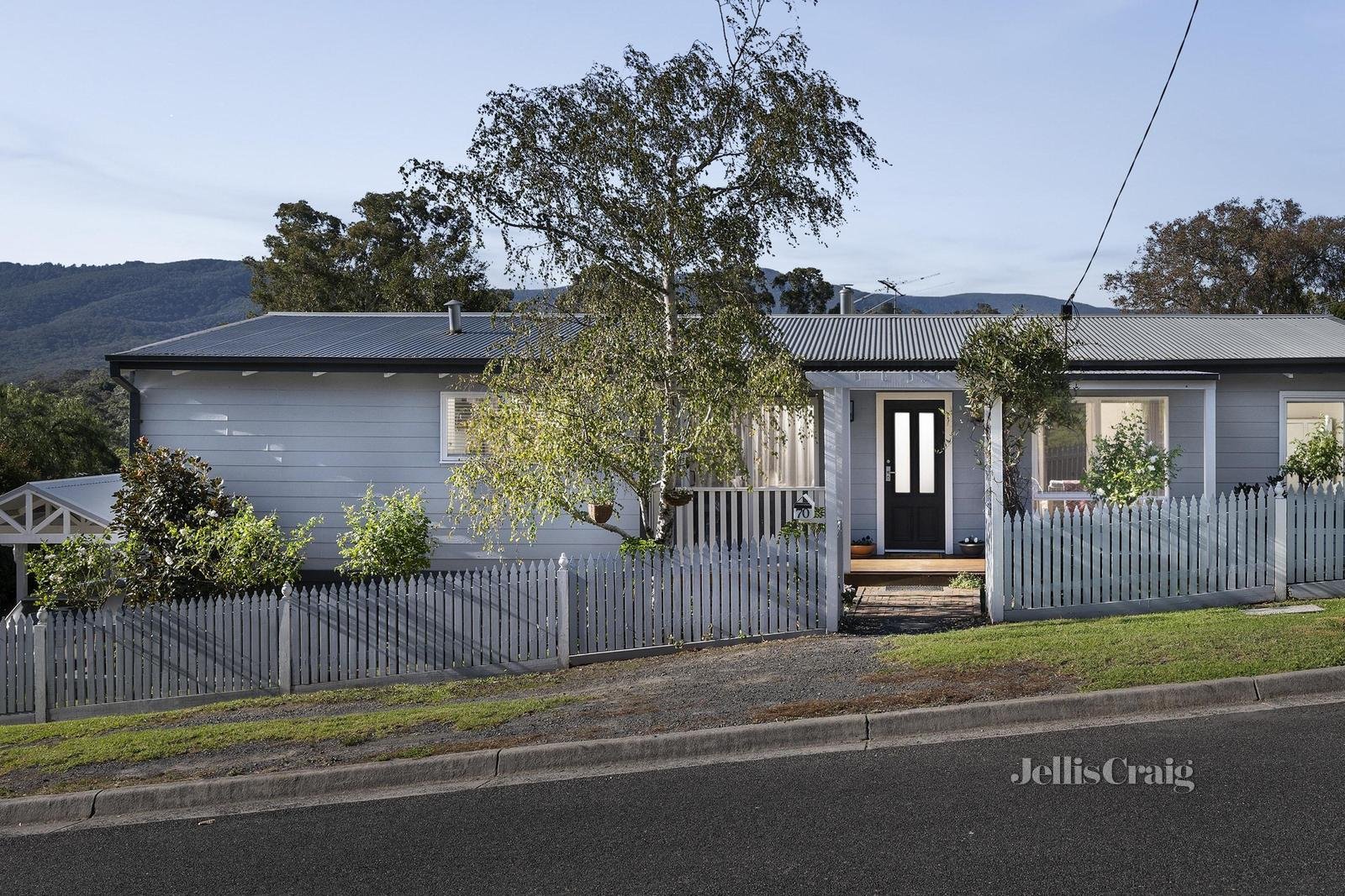 70 Shirley Crescent, Woori Yallock image 1