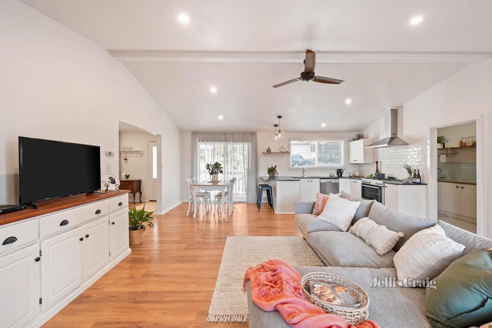 70 Shirley Crescent, Woori Yallock image 4
