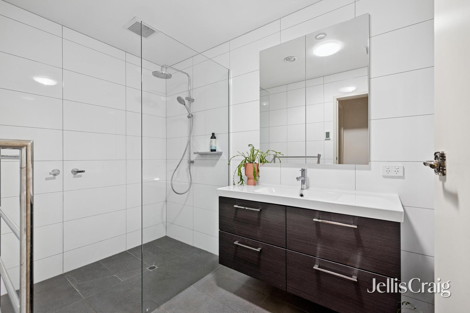 70 Spencer Road, Woodend image 10