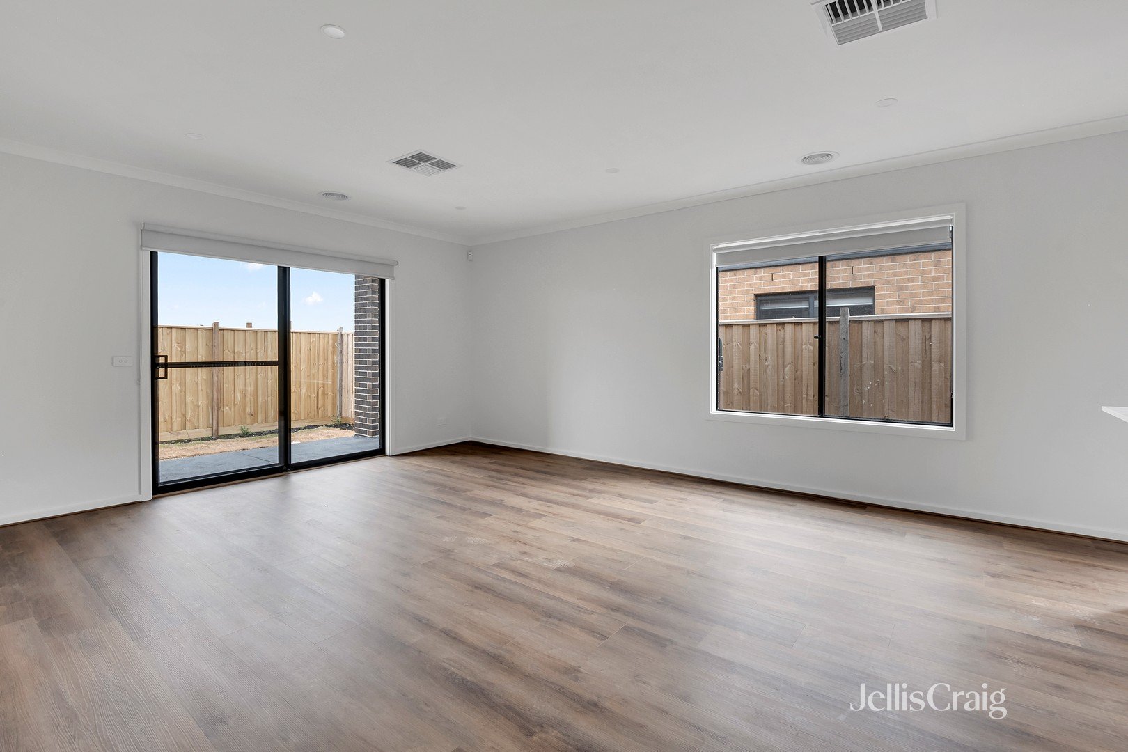 70 Winfred Drive, Mambourin image 9