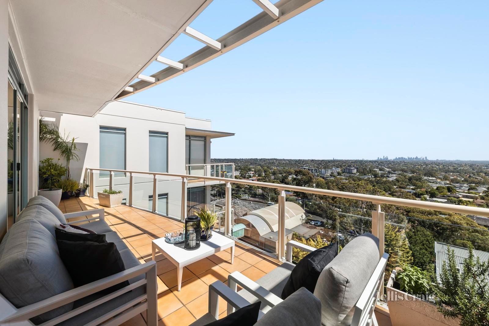7003/2 Sovereign Point Court, Doncaster image 1