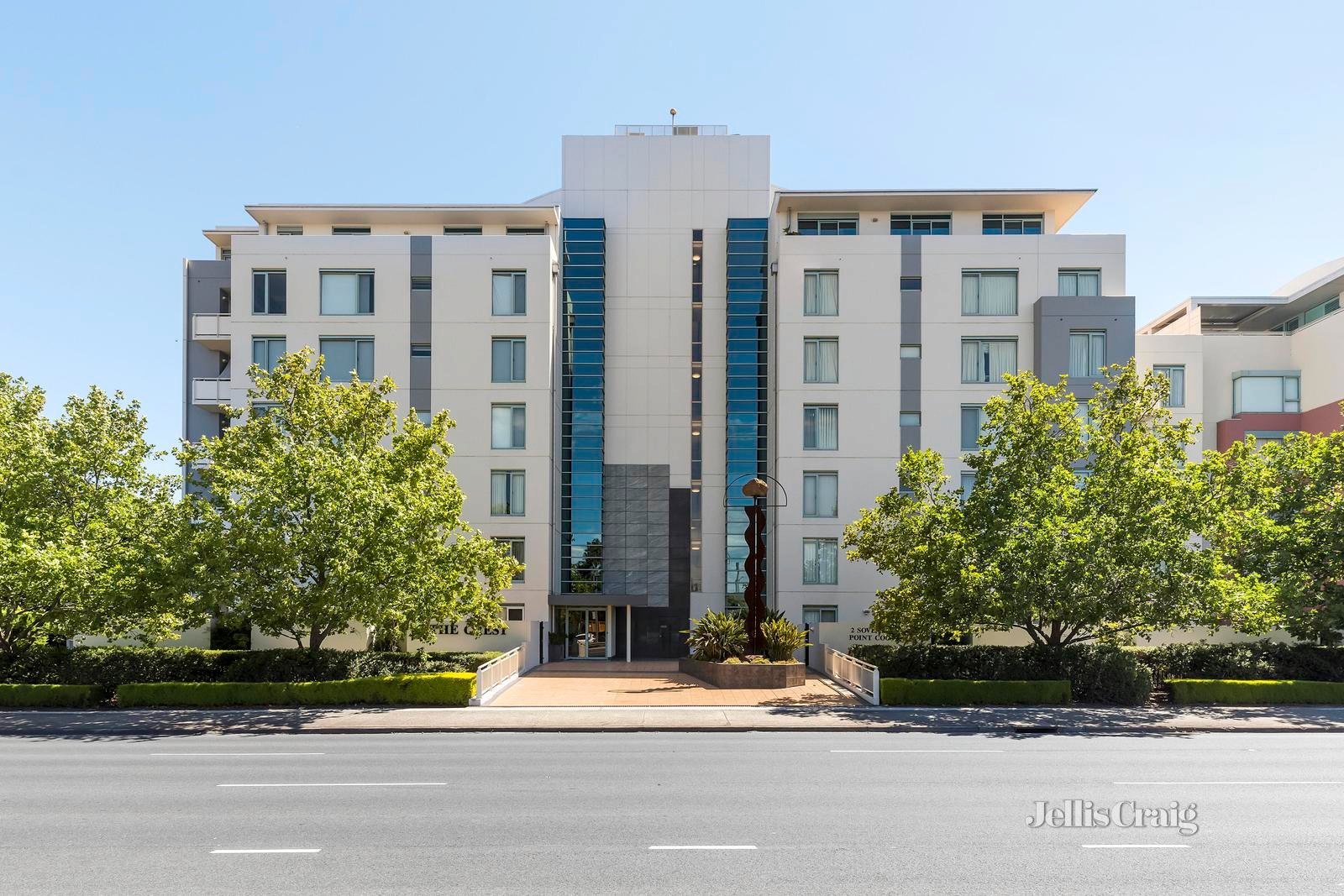 7003/2 Sovereign Point Court, Doncaster image 4
