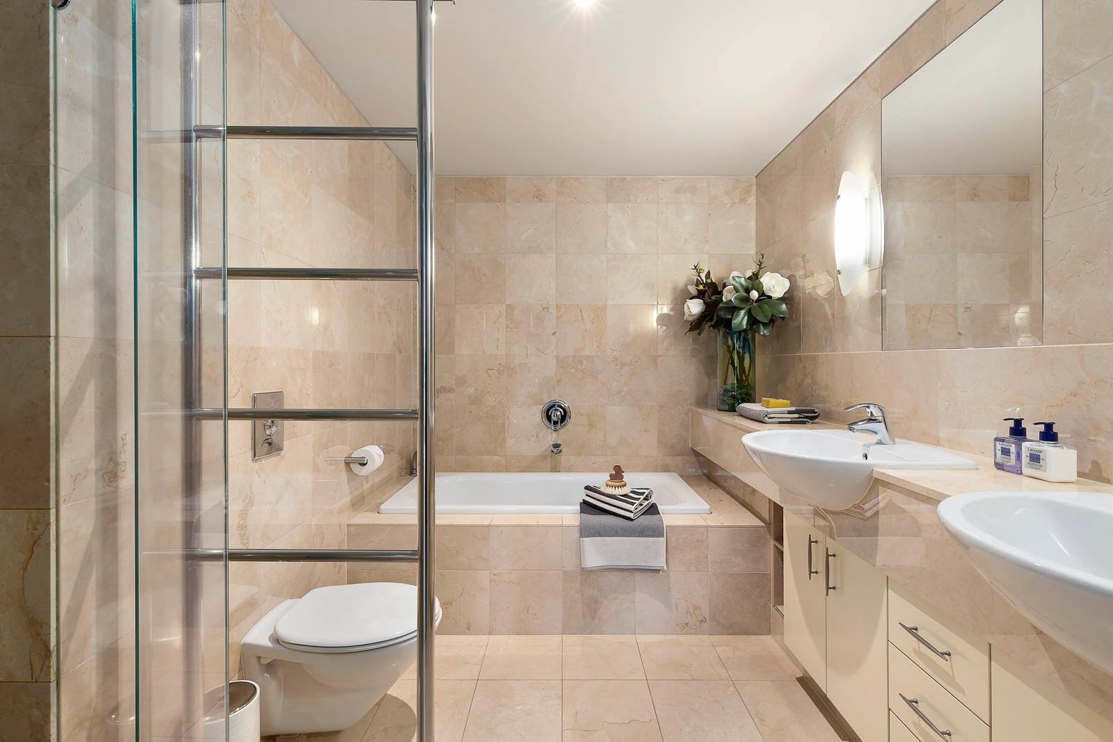 Property Gallery Thumbnail 11