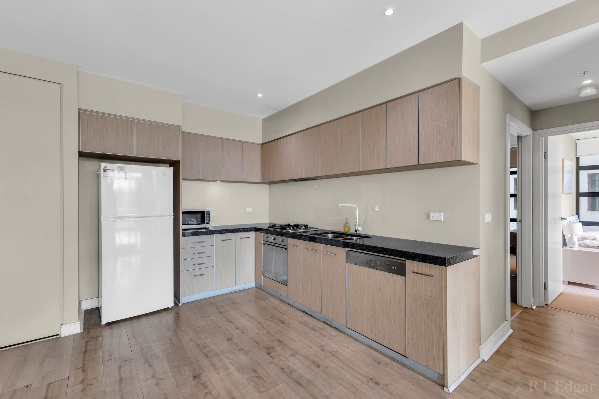 Property Gallery Thumbnail 4