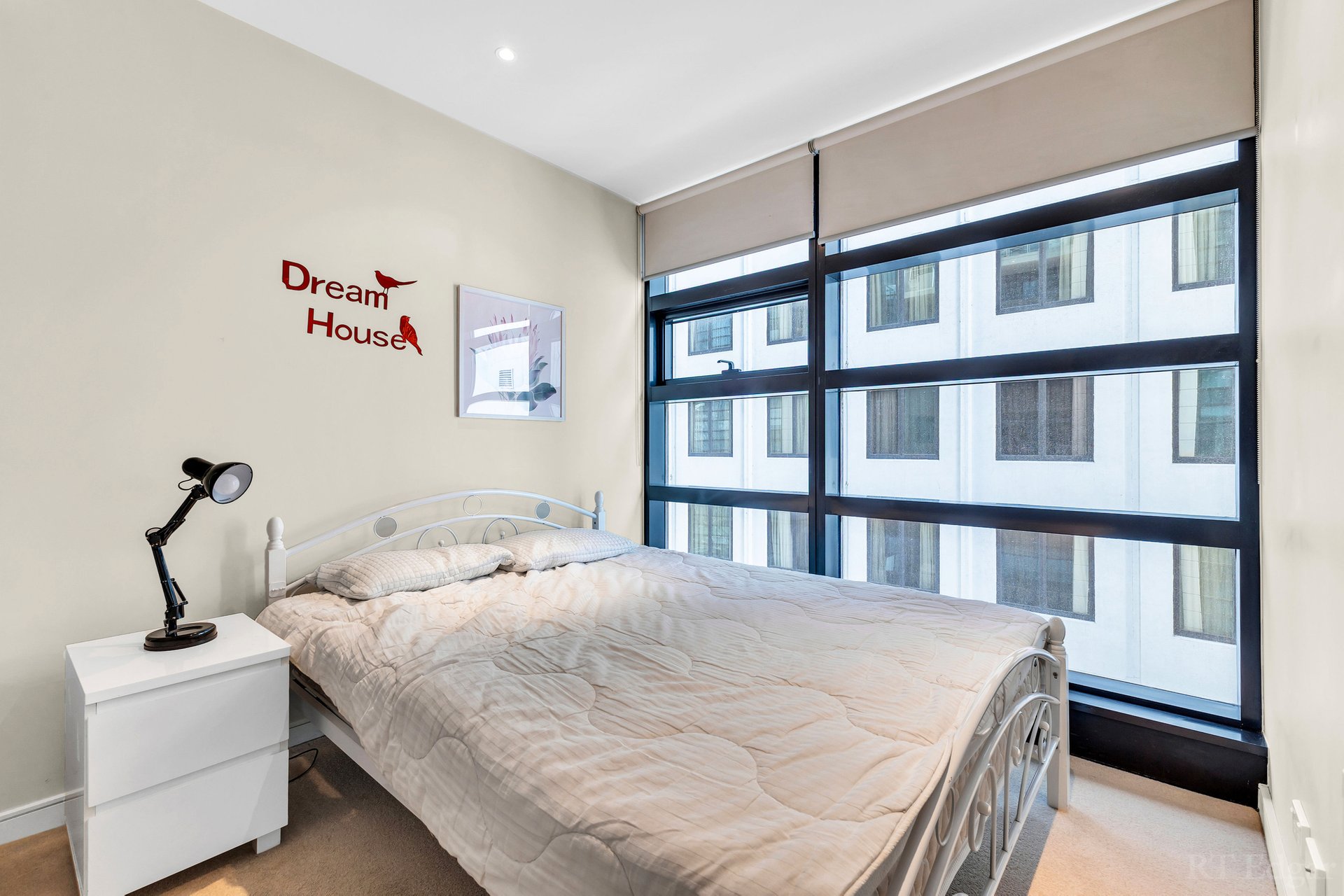 Property Gallery Thumbnail 6