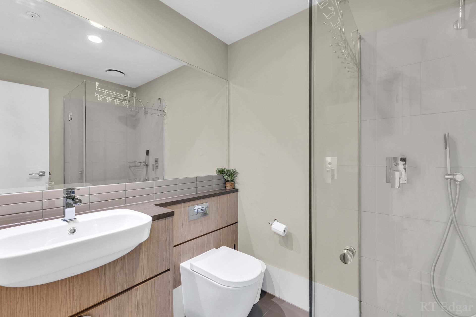 Property Gallery Thumbnail 7