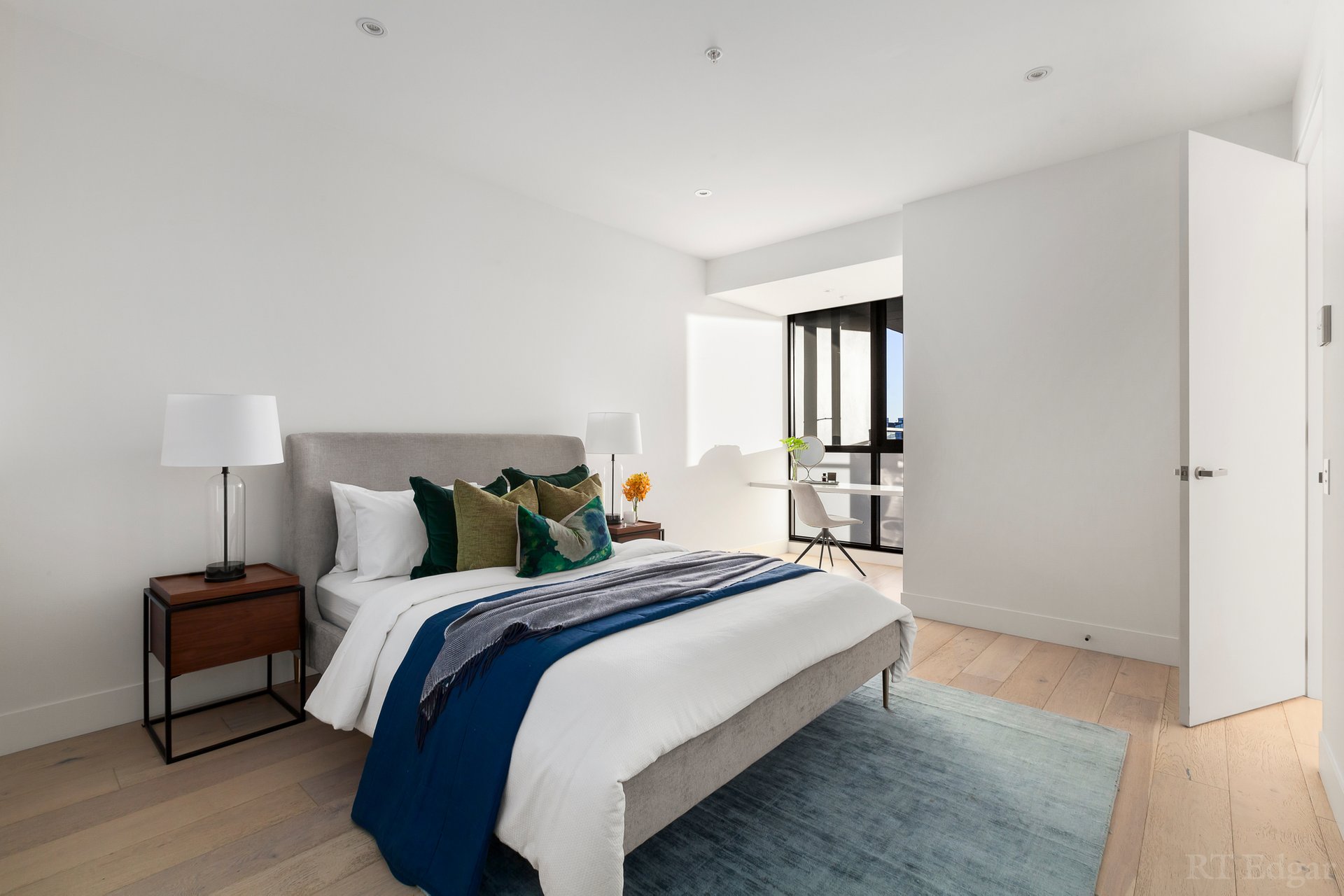 Property Gallery Thumbnail 11