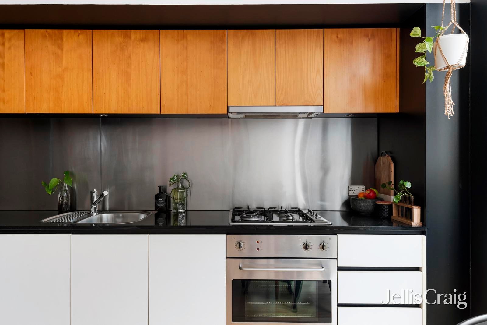 702/16 Liverpool Street, Melbourne image 4