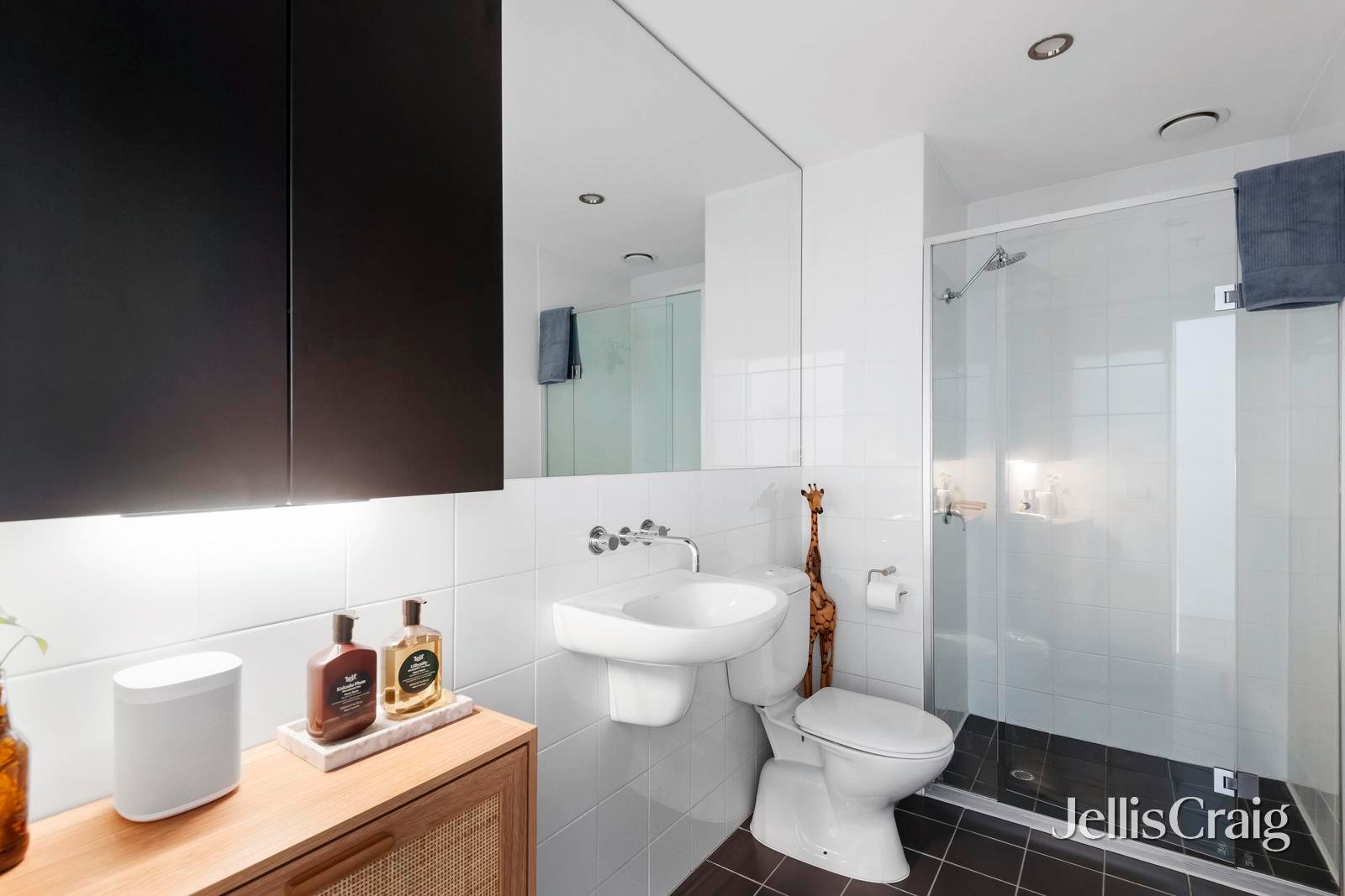 702/16 Liverpool Street, Melbourne image 8