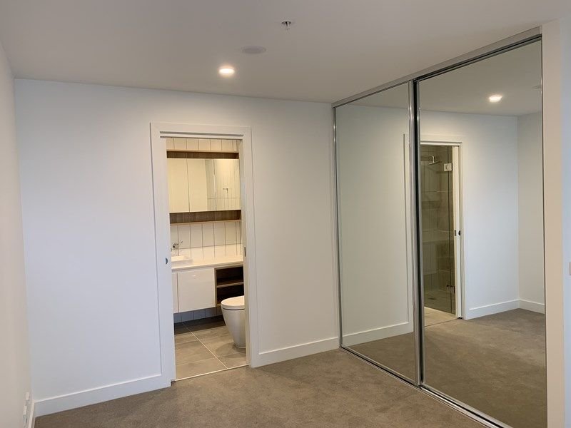 702/18 Malone Street, Geelong image 5