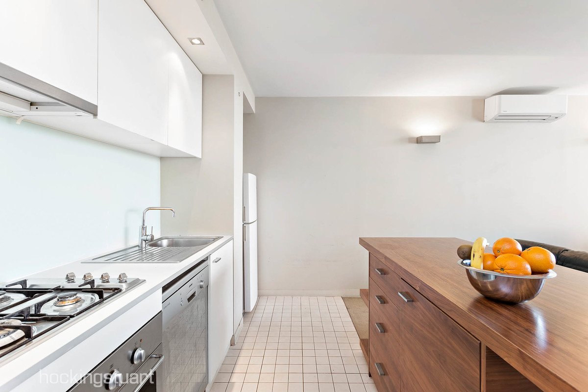 702/377 Burwood Road, Hawthorn image 2