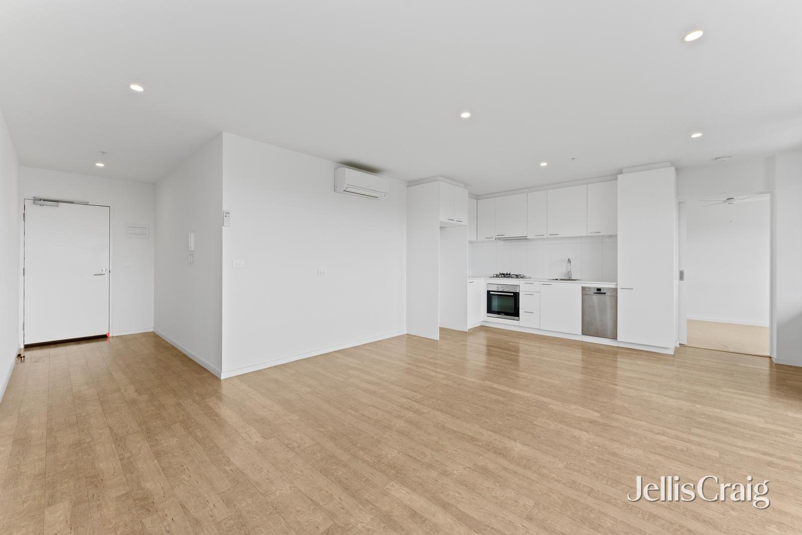 702/39 Kingsway, Glen Waverley image 3