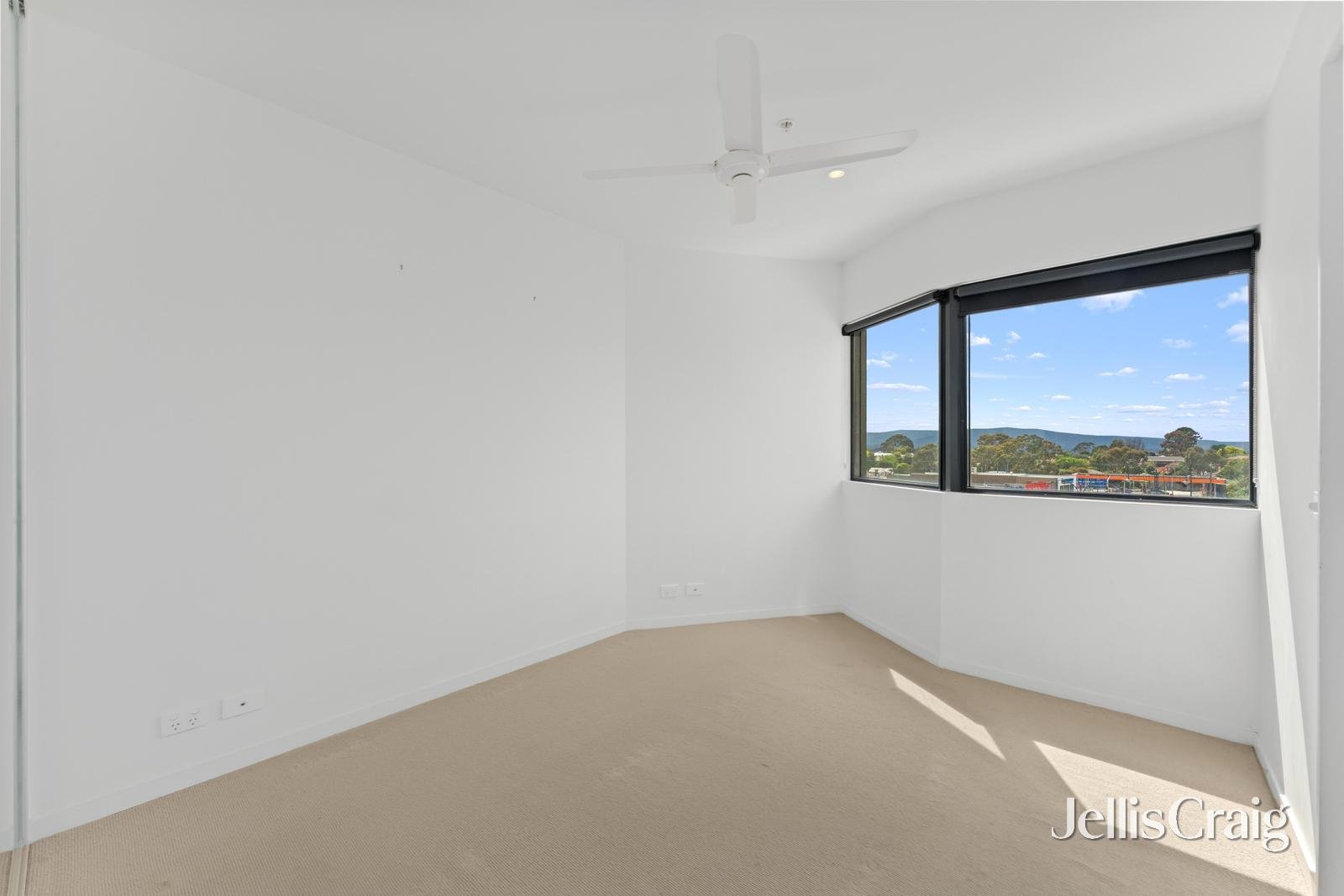 702/39 Kingsway, Glen Waverley image 5