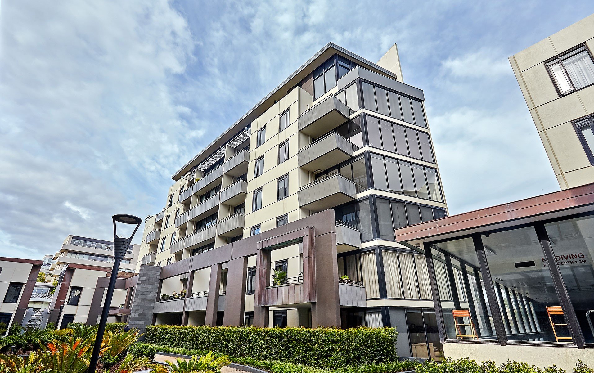 702/55 Bay Street, Port Melbourne image 2
