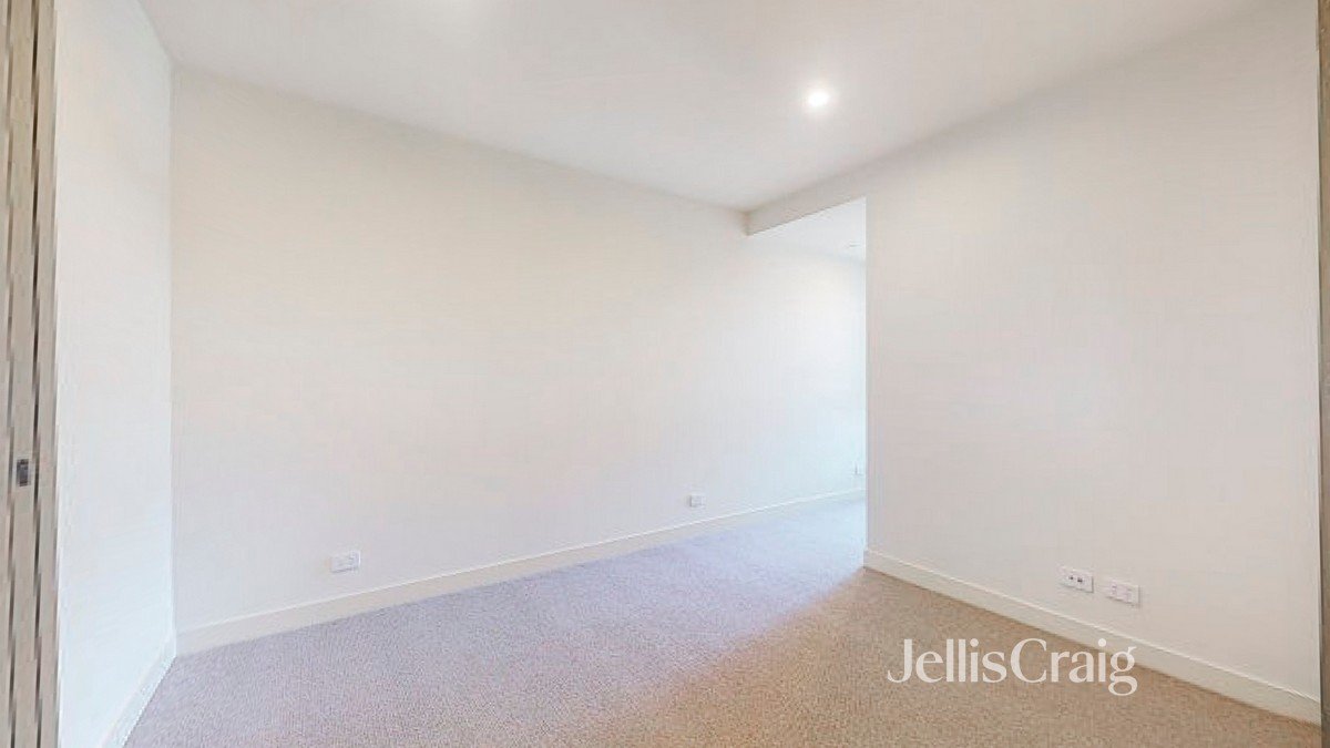 703/10 Lilydale Grove, Hawthorn&nbsp;East image 3