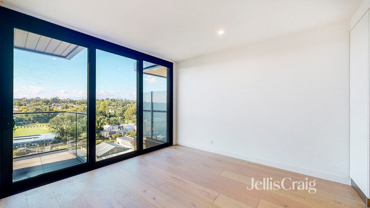 703/10 Lilydale Grove, Hawthorn&nbsp;East image 5
