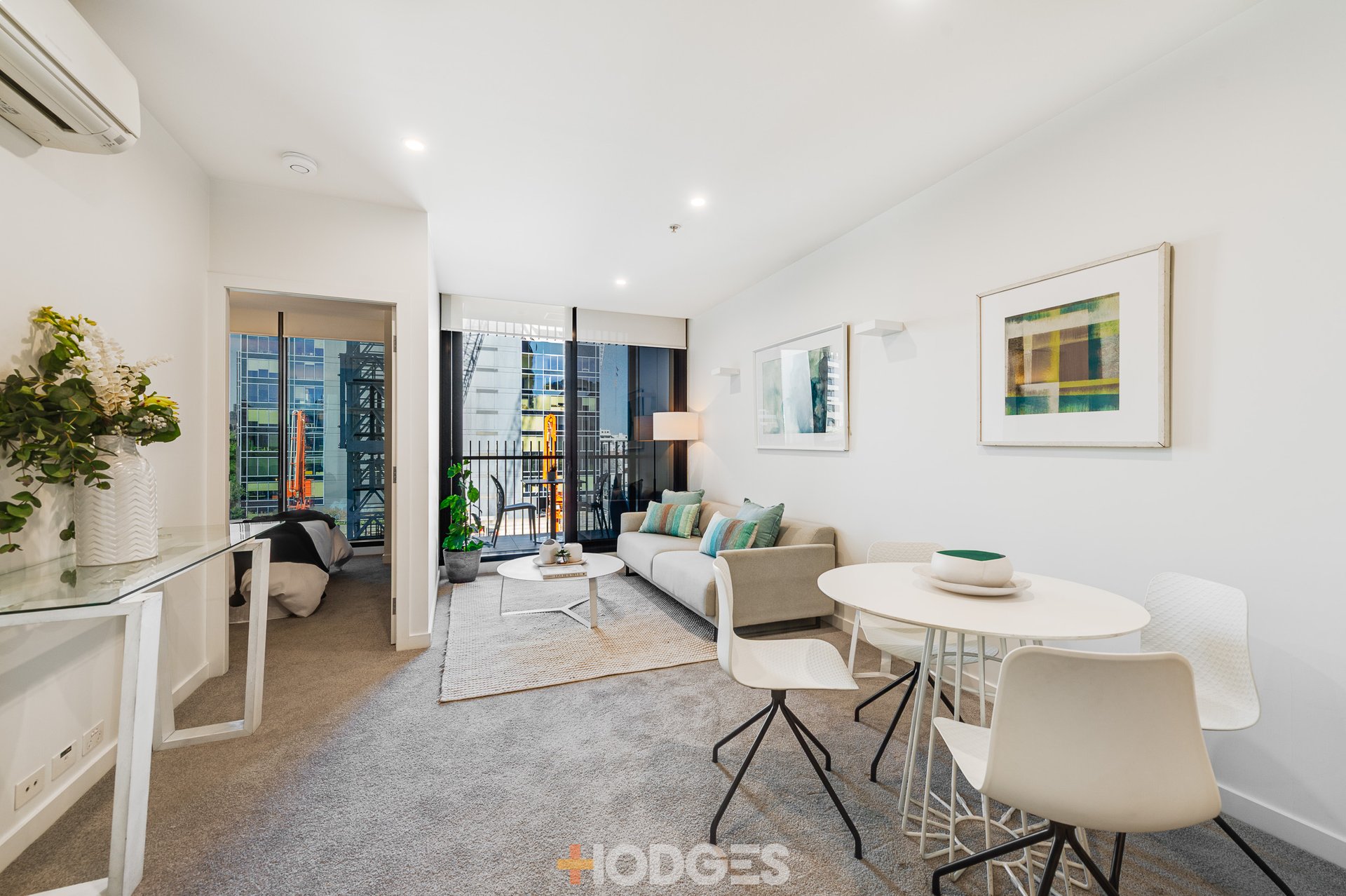 703 / 470 St Kilda Road MELBOURNE