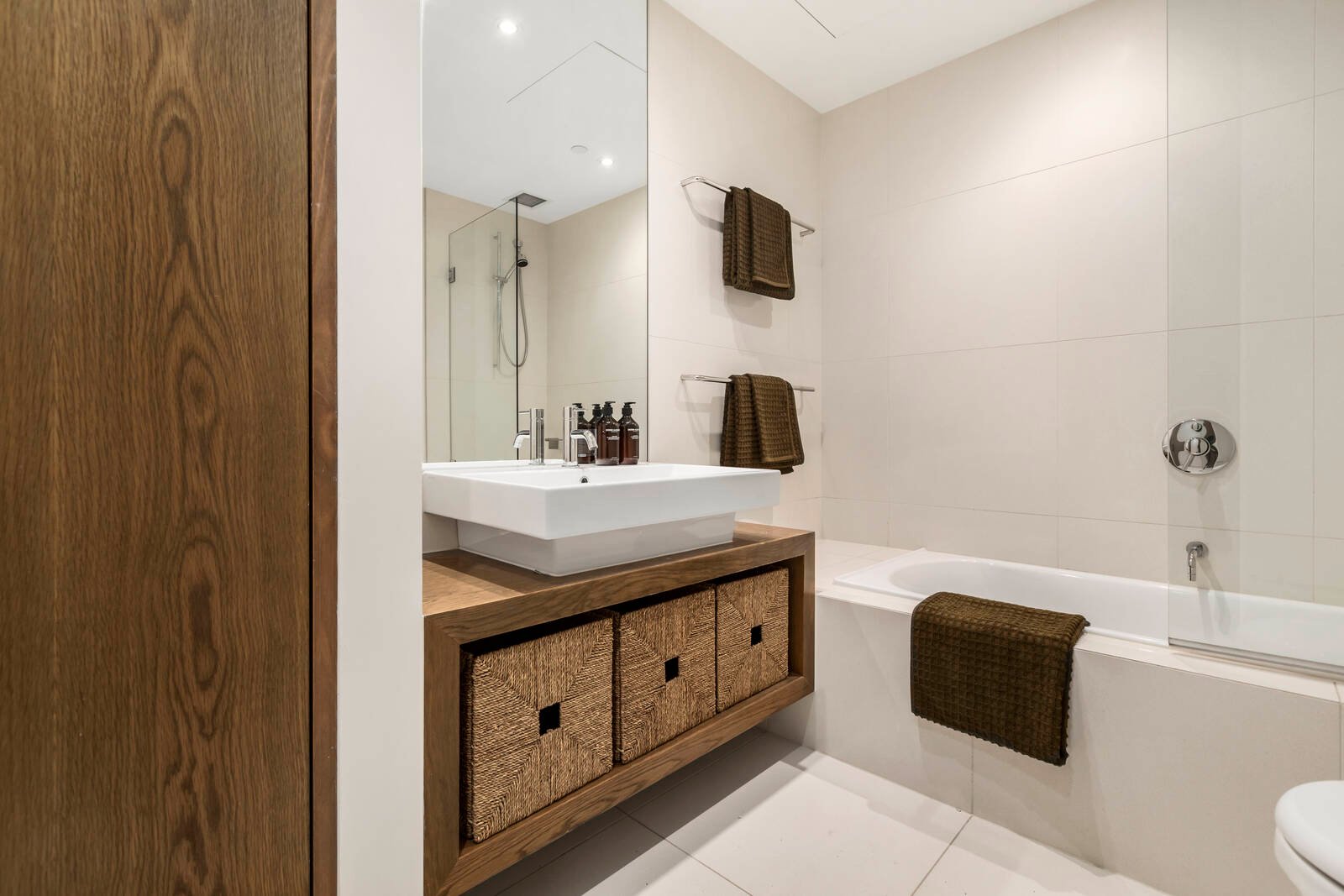 Property Gallery Thumbnail 8