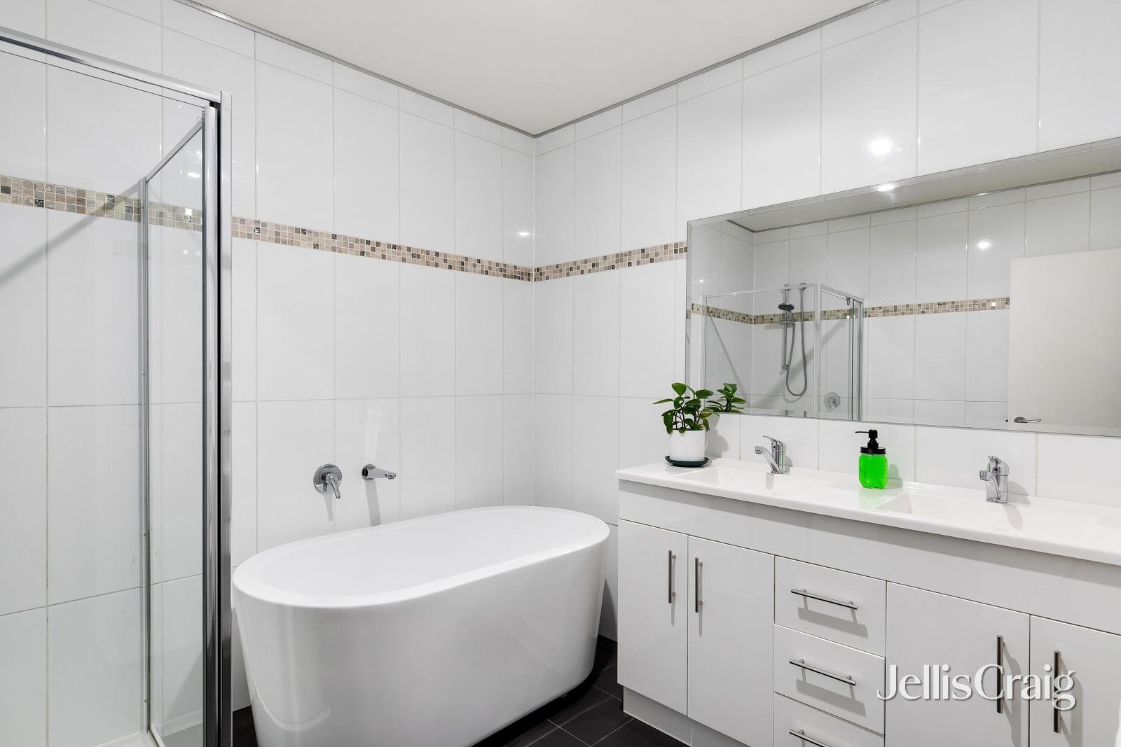 704 Heidelberg-Kinglake Road, Hurstbridge image 12