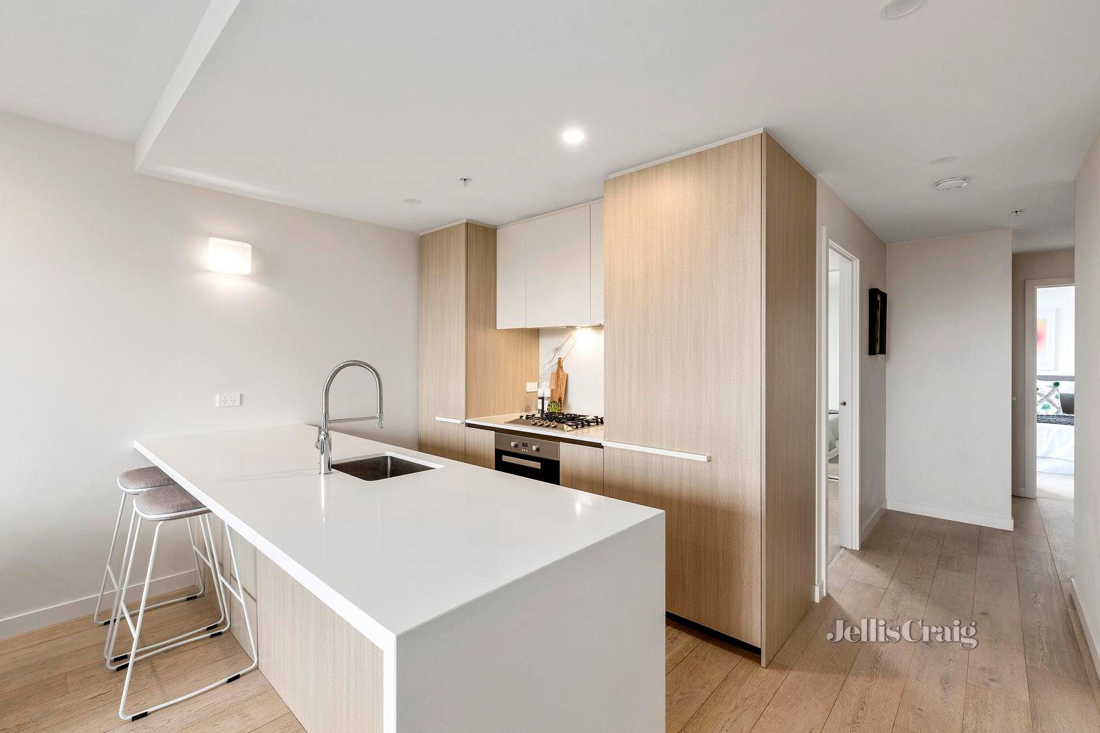 704/108 Haines Street, North Melbourne image 2