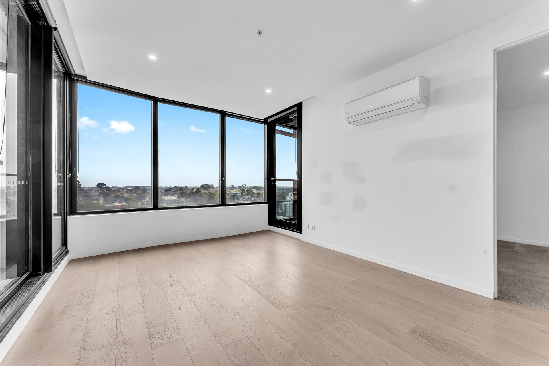 704/2 Snedden Drive, Glen&nbsp;Waverley image 2