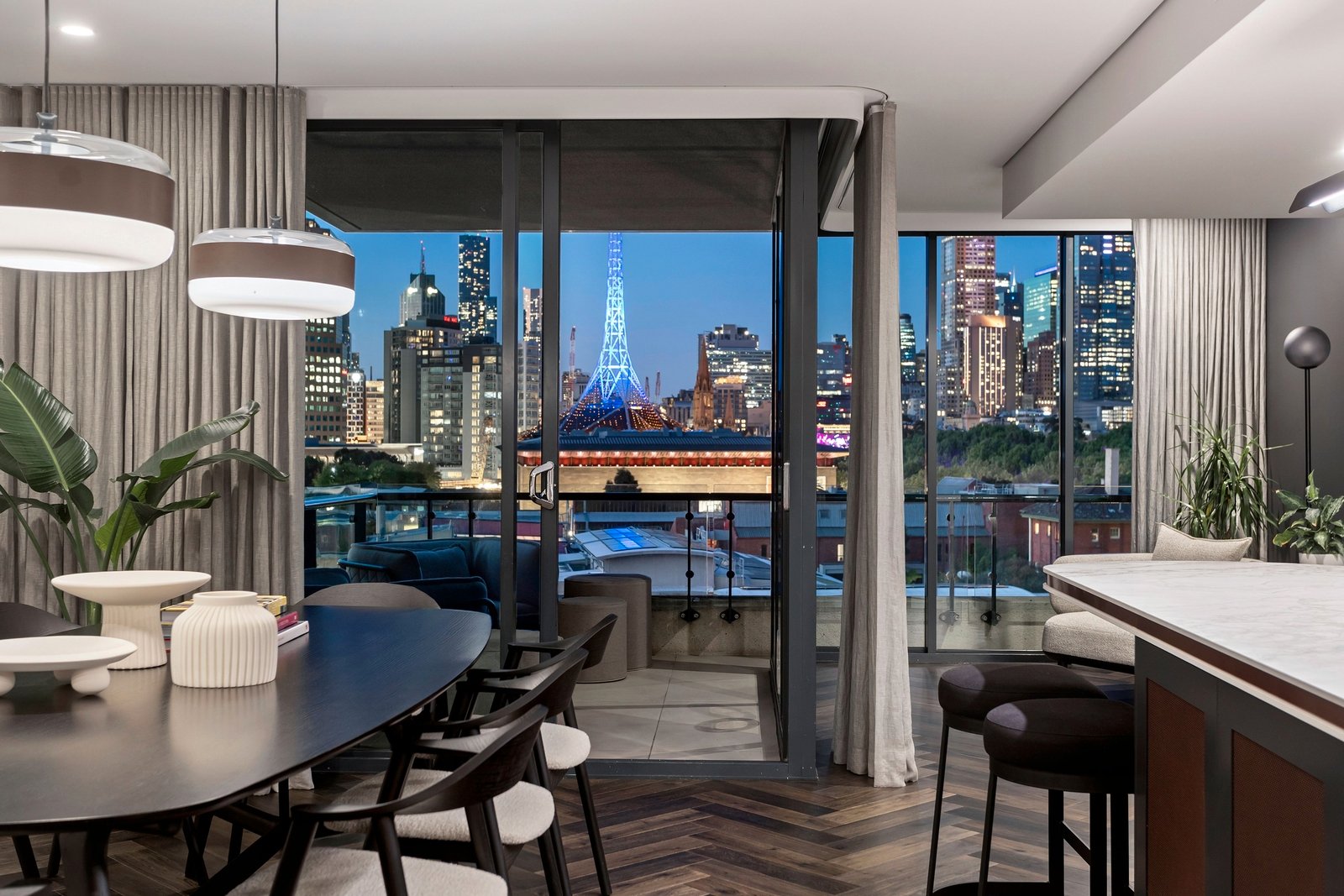 704/250 St Kilda Road, Southbank image 4