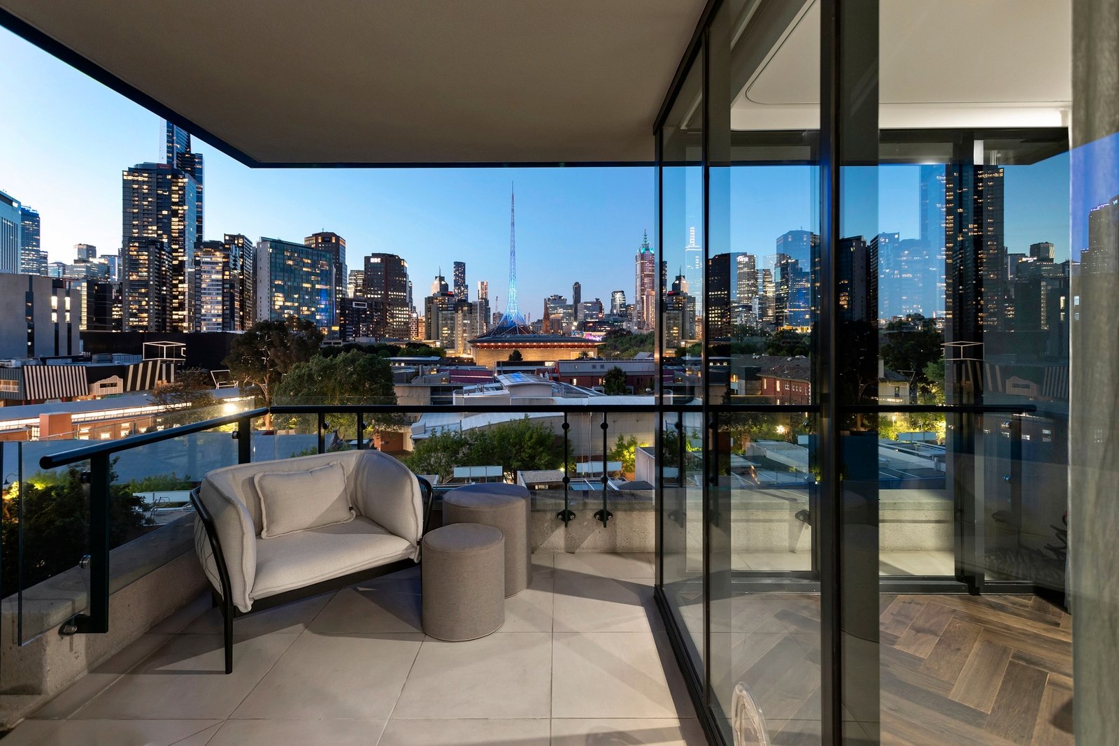 704/250 St Kilda Road, Southbank image 6