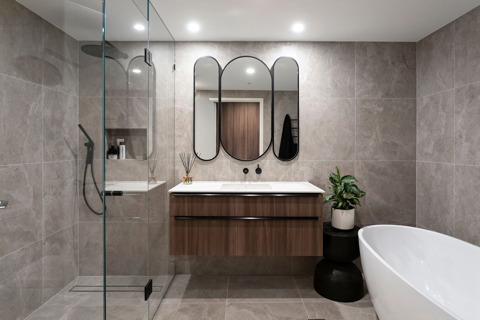 704/250 St Kilda Road, Southbank image 14
