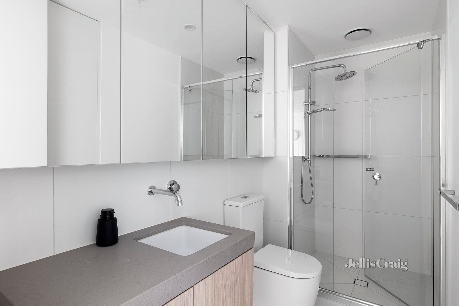 704/251 Johnston Street, Abbotsford image 8