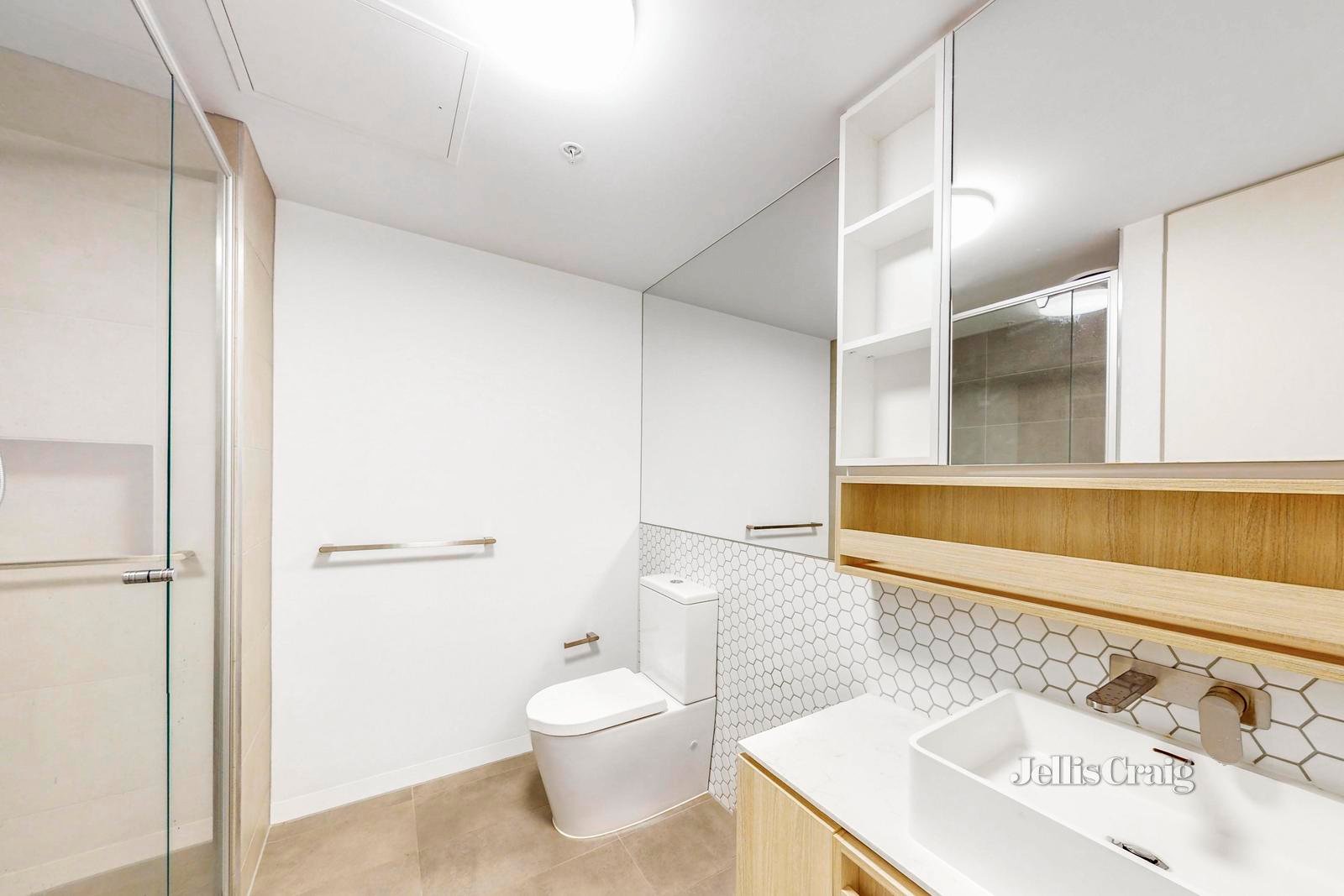 704/40 Hall Street, Moonee Ponds image 6