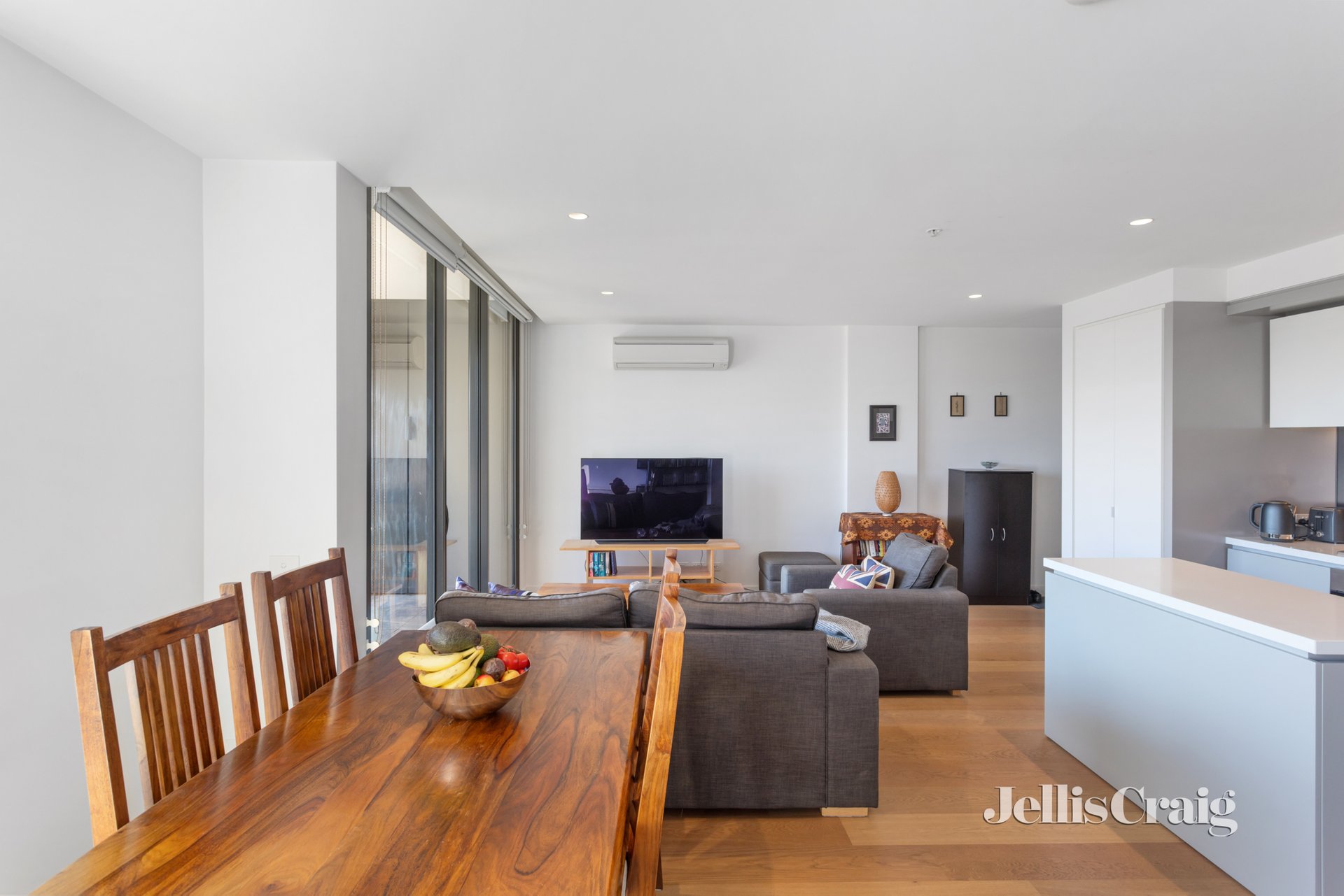 704/6 Acacia Pl, Abbotsford image 2
