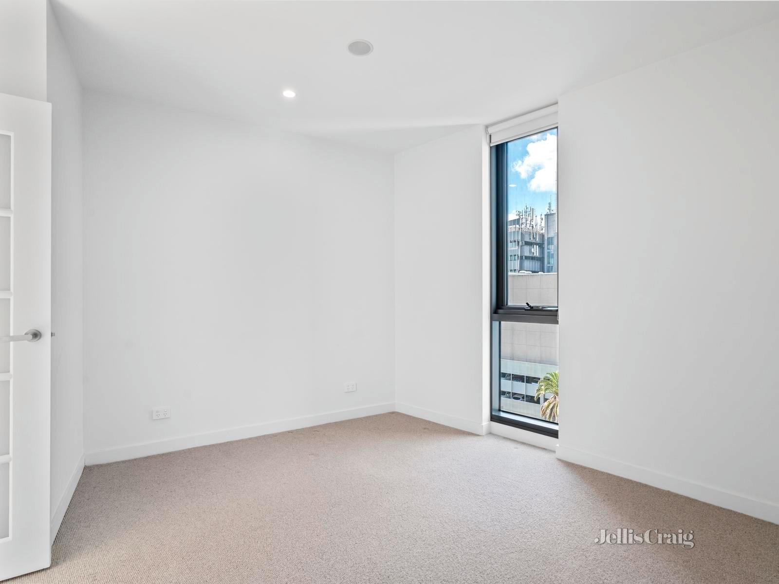 704/9 Williamsons Road, Doncaster image 2