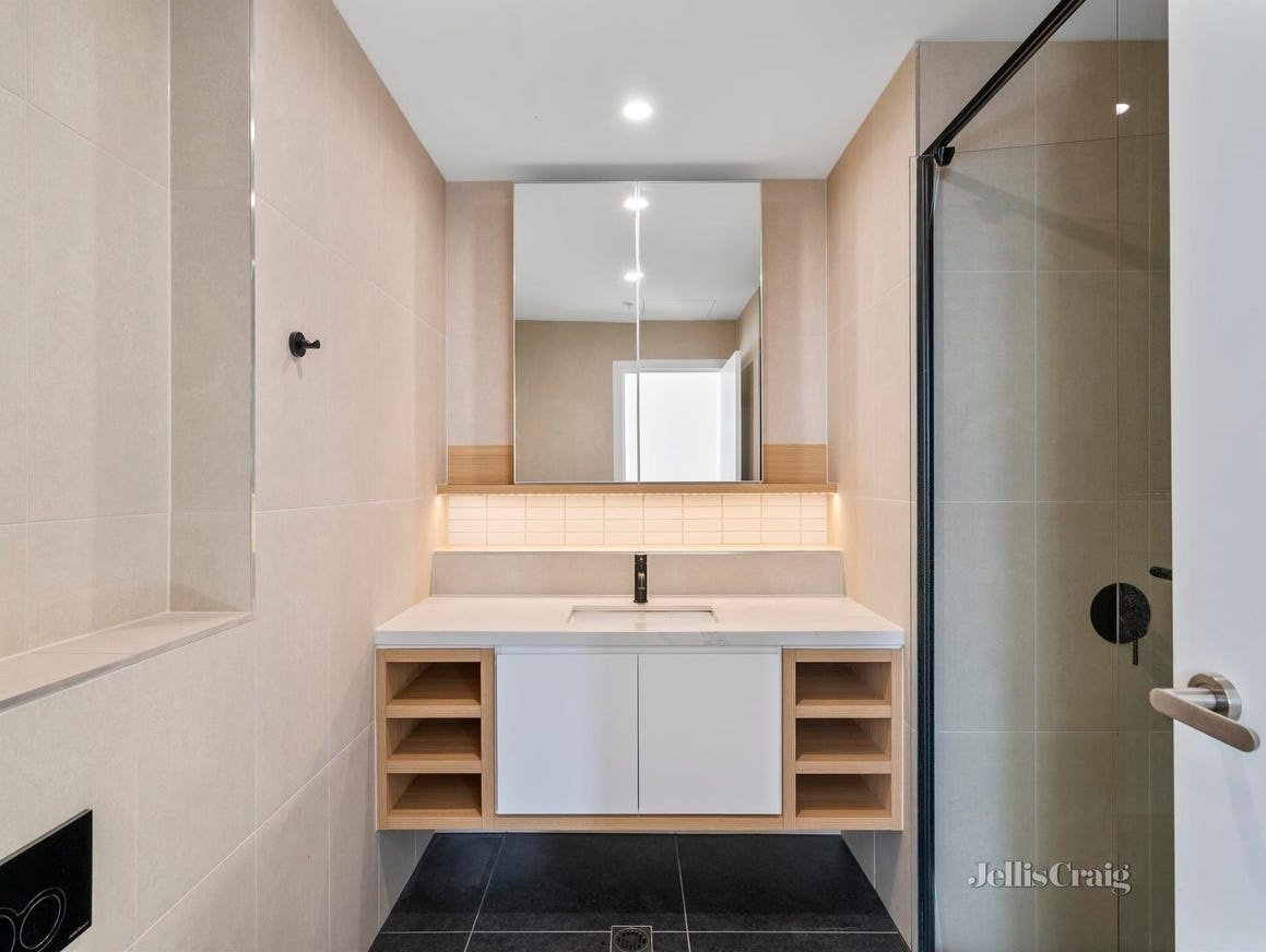 704/9 Williamsons Road, Doncaster image 6