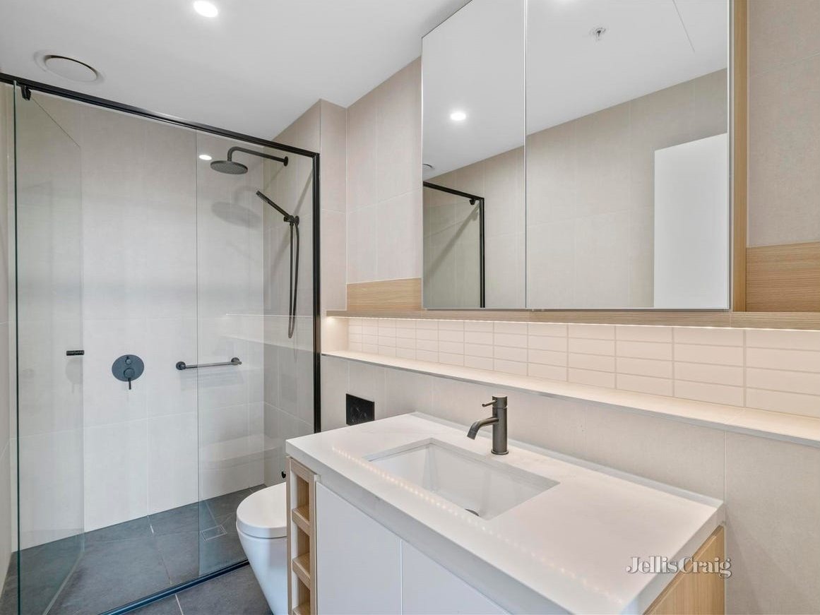 704/9 Williamsons Road, Doncaster image 8
