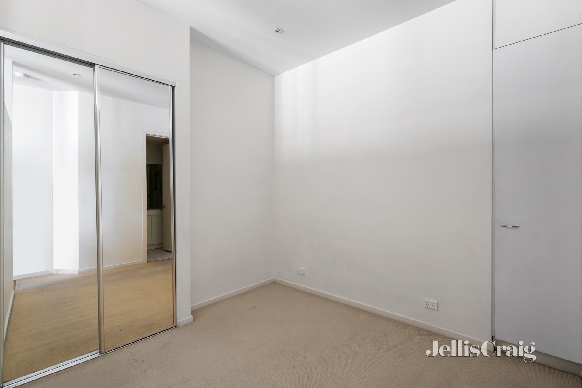 705/260 Little Collins Street, Melbourne image 5