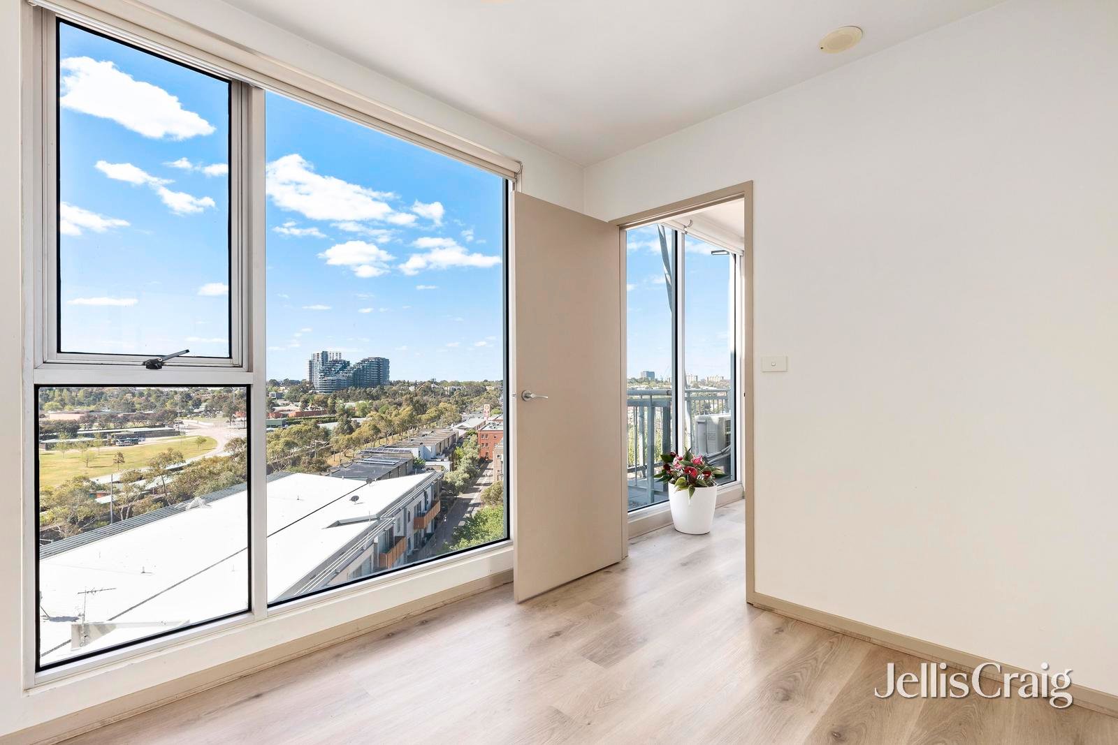 705/70 Speakmen Street, Kensington image 3