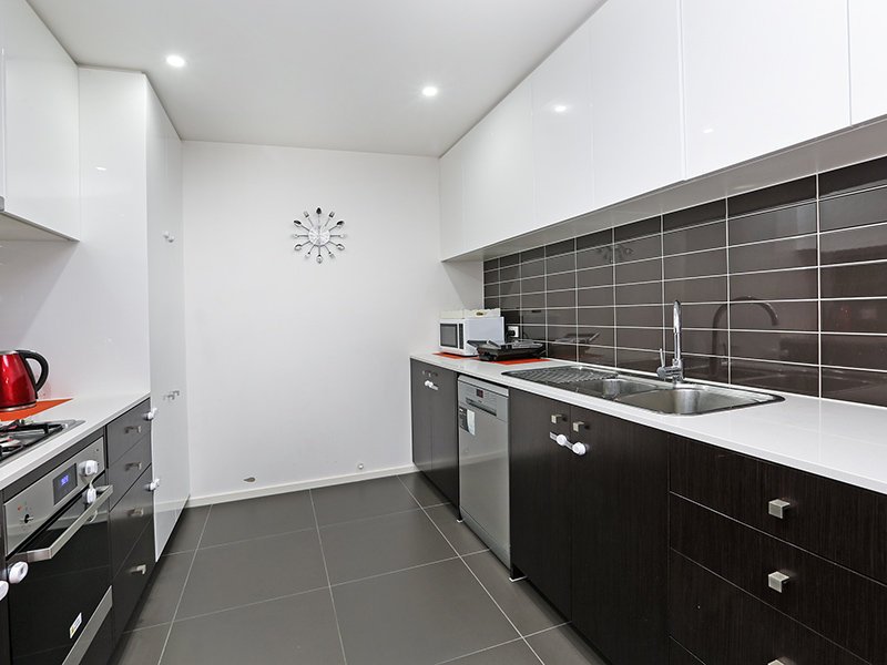 705/8 Gheringhap Street, Geelong image 3