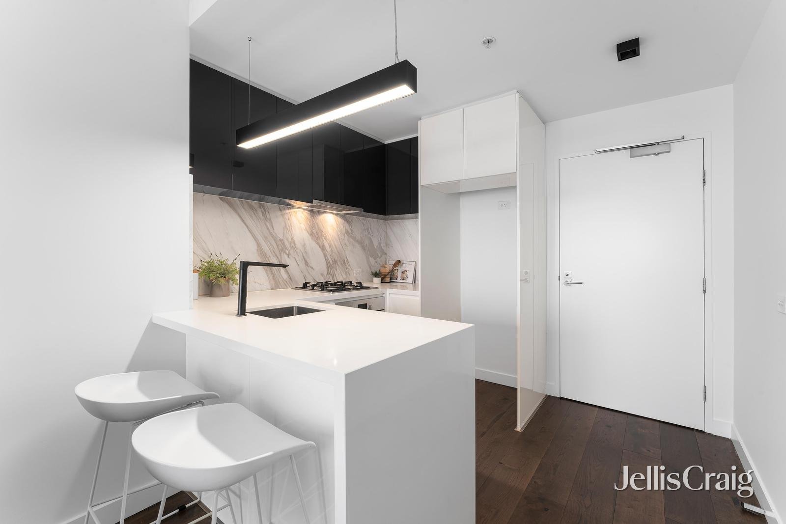 706/101 Tram Road, Doncaster image 5