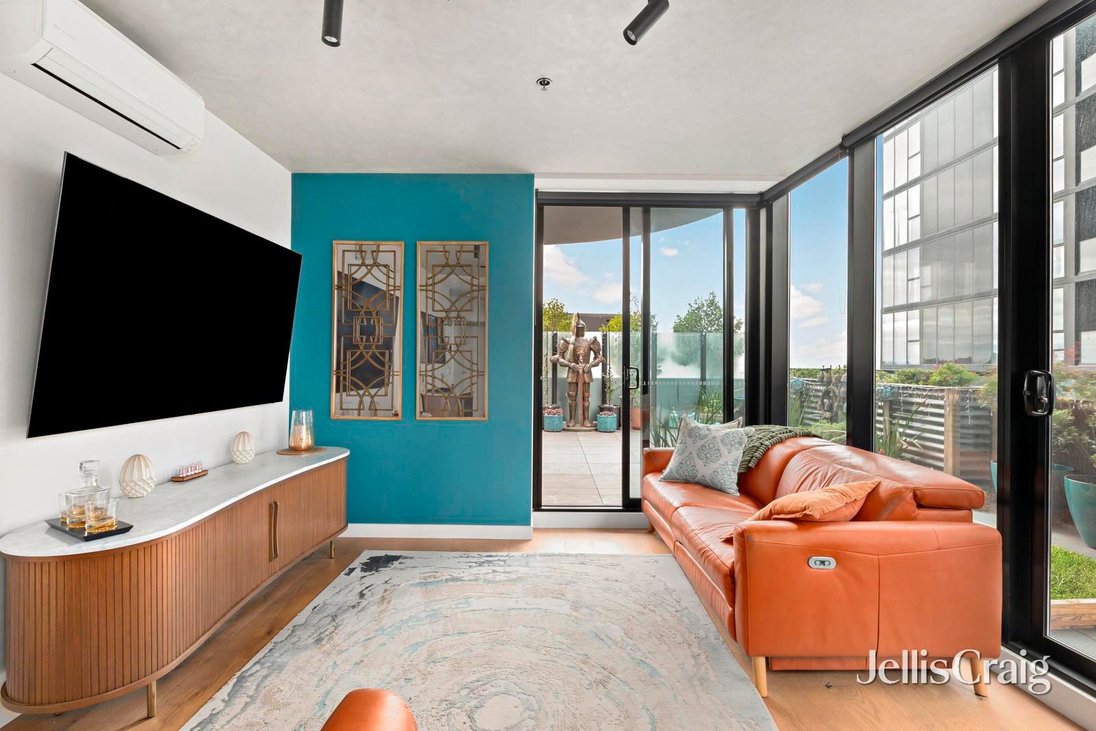 706/6 Joseph Road, Footscray image 2