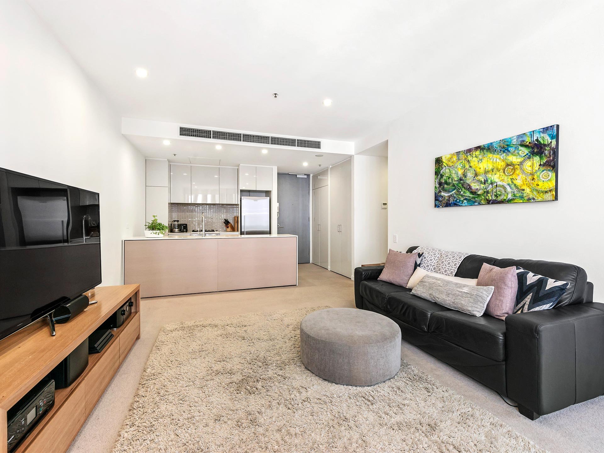 706 / 70 Queens Road MELBOURNE