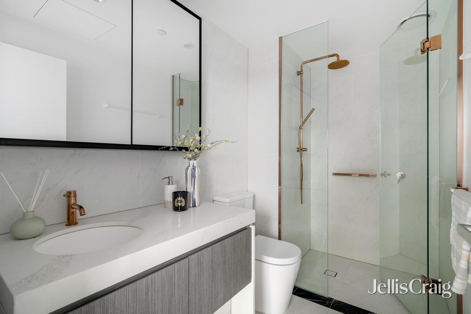 707/8 Bowen Crescent, Melbourne image 7